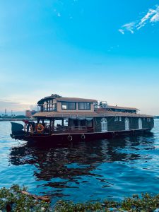 Royal Rivers providing best houseboat booking alleppey and trusted houseboat rentals alleppey